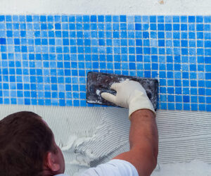 azulejos-terminados-obra-piscina